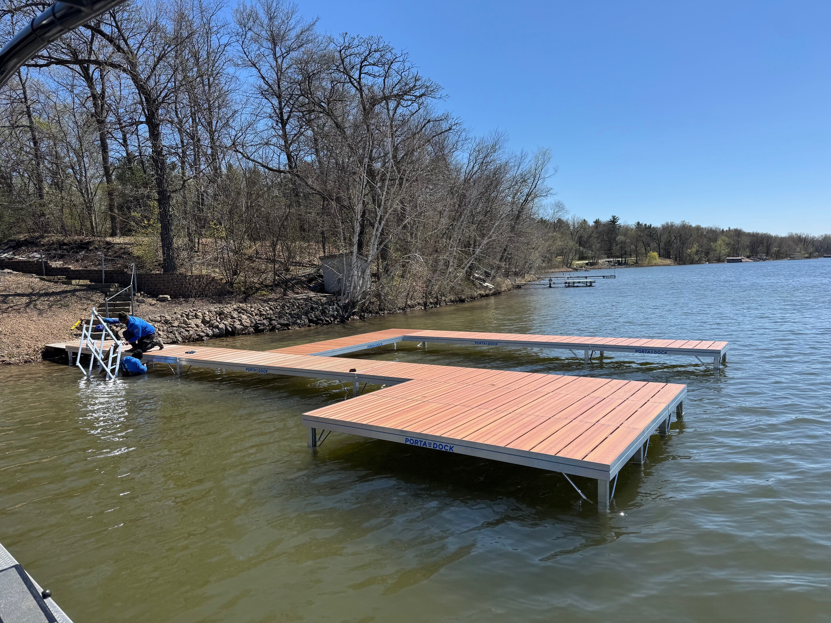 Multi Dock with Woodgrain Alum Decking