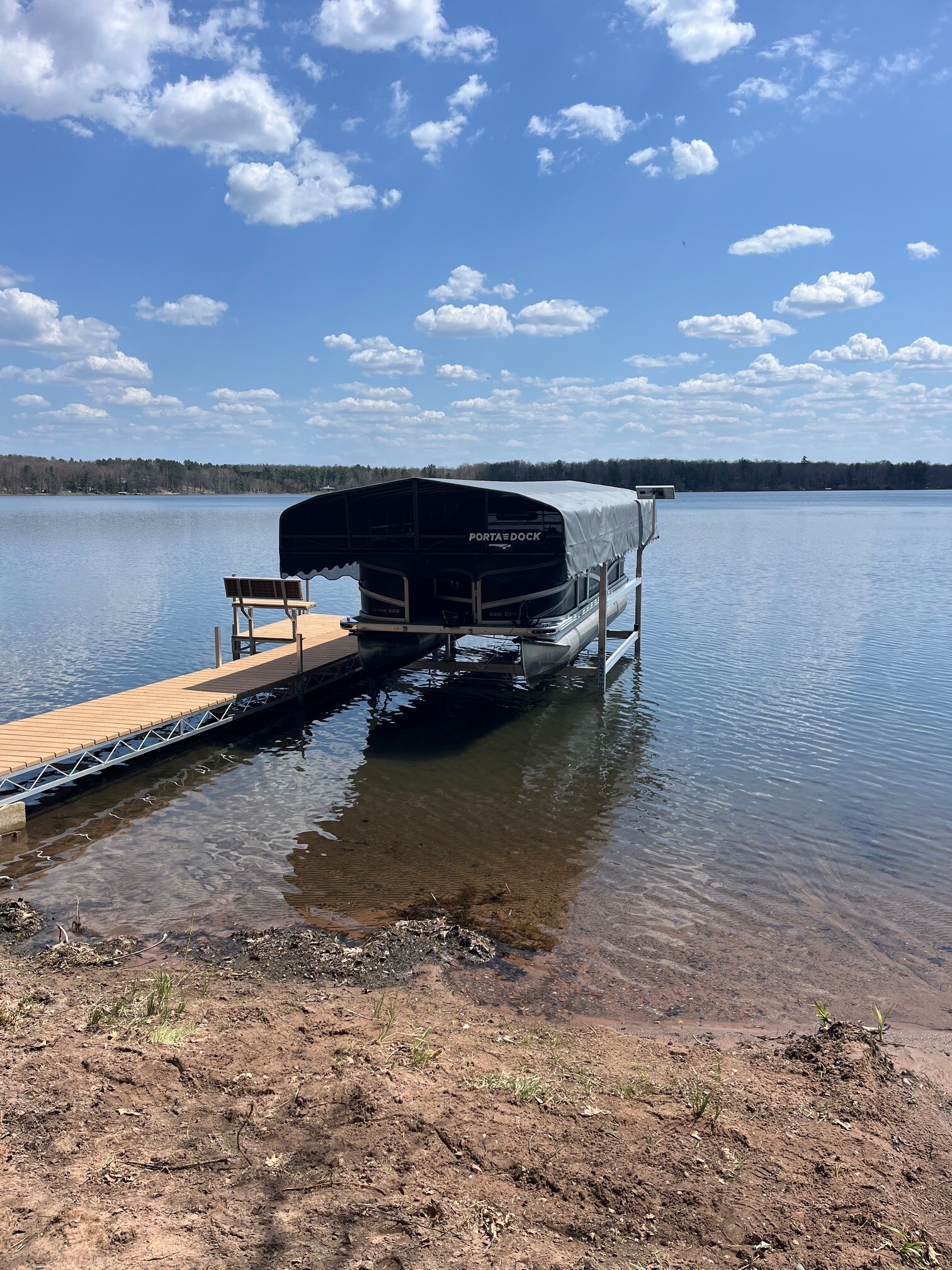 Pontoon Lift on Chub Lake